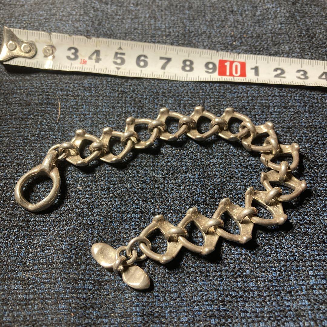 d(^_^o)昨日の続きで、もう一つ近くにシルバーブレスレットが有ったから出品‼︎