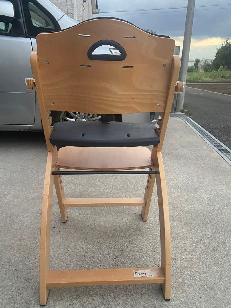 ビヨンドジュニアハイチェア取り外しトレイ付きBEYOND MARWIL-DEMENAGEMENTS_CH