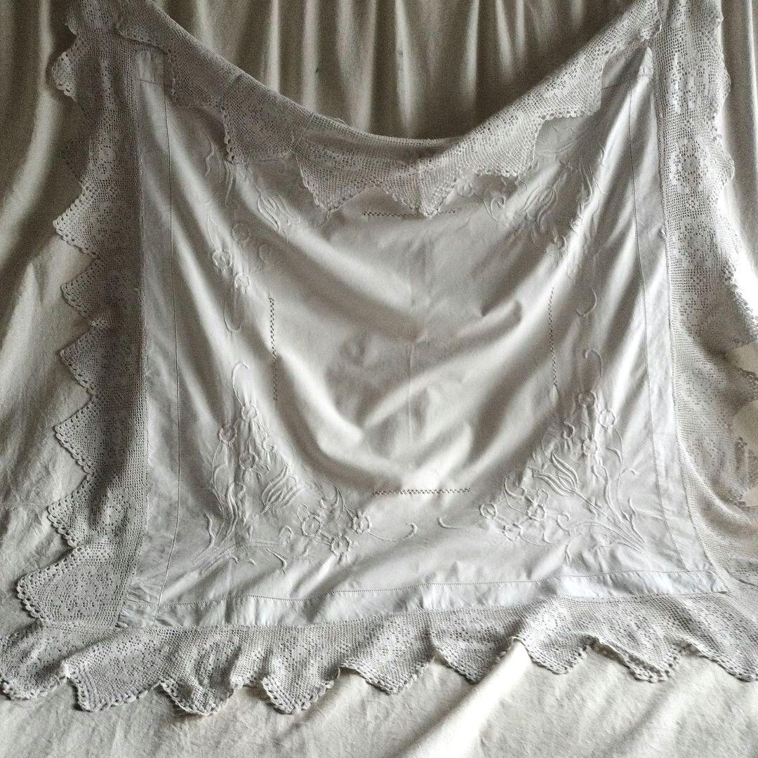 フランス　アンティーク　クロッシュレースWhite刺繍　テーブルクロス