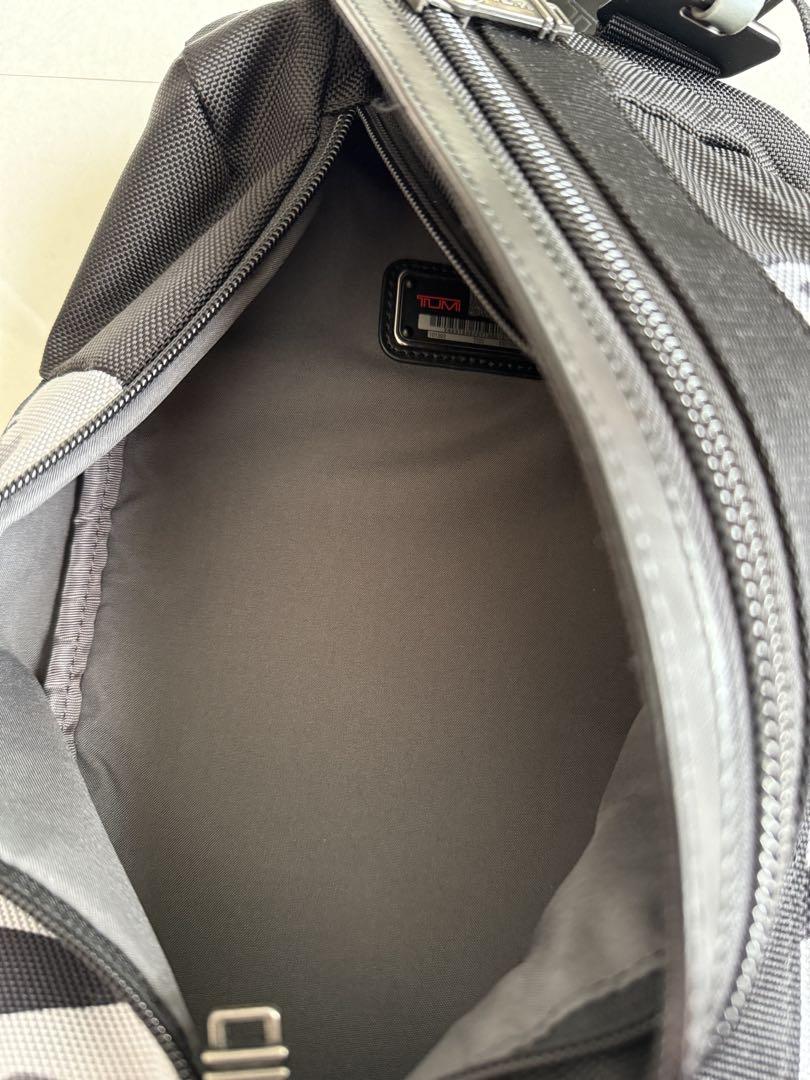 TUMI  トゥミ 
Morado Sling Pack ショルダーバッグ