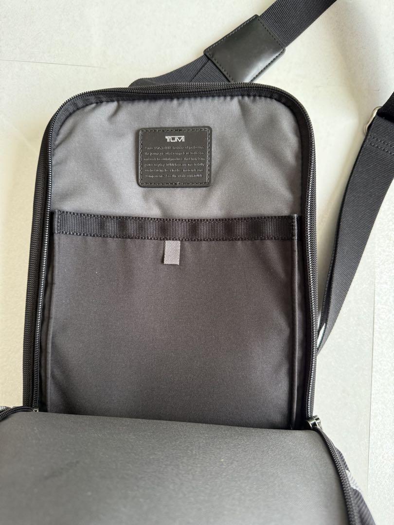 TUMI  トゥミ 
Morado Sling Pack ショルダーバッグ