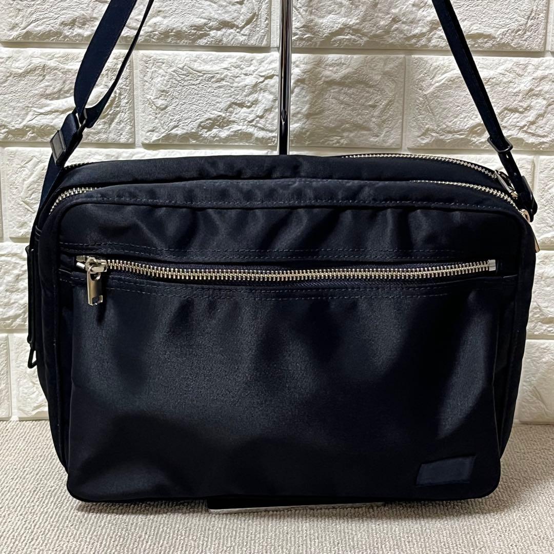 人気✨PORTER LIFT ポーター リフト ショルダーバッグ ネイビー 2層 人気✨PORTER LIFT ポーター リフト ショルダーバッグ ネイビー 2層