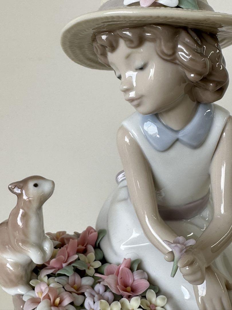 リヤドロ（Lladro リアドロ 陶器人形 置物） 花と少女 森の