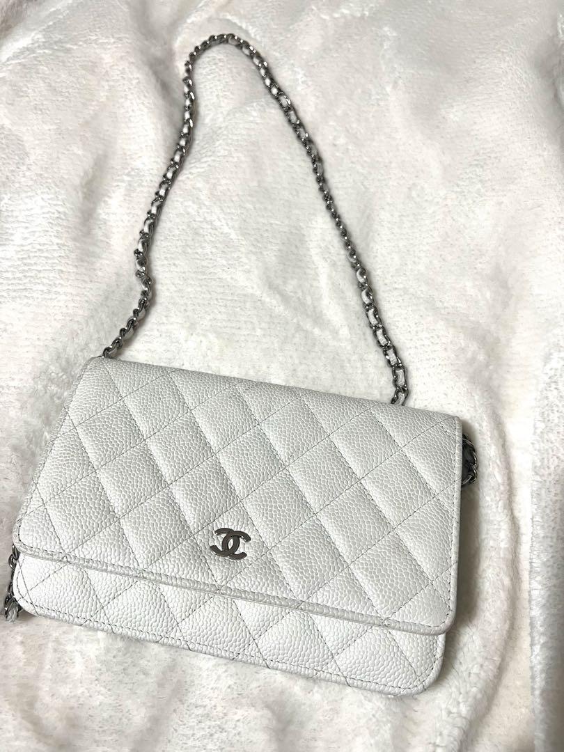 CHANEL シルバー金具　チェーンウォレット　白