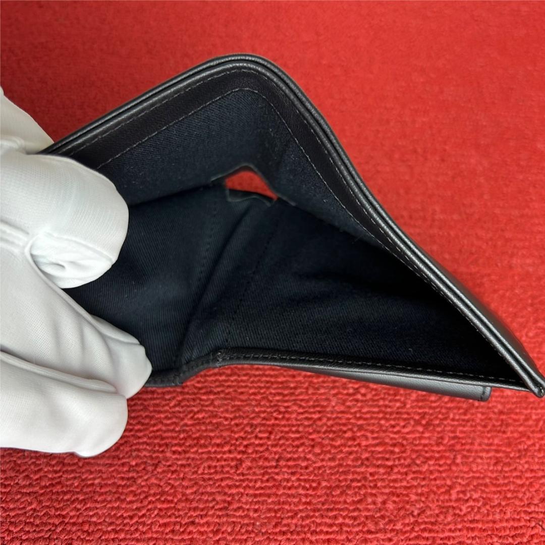 極美品】ヴィヴィアンウエストウッド オーブ レザー 二つ折り