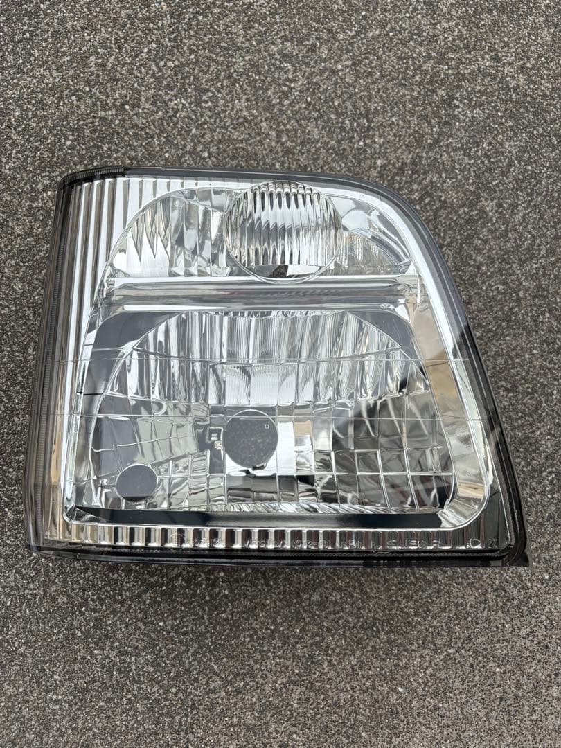スバル　サンバー　TT系　ヘッドライト　右側