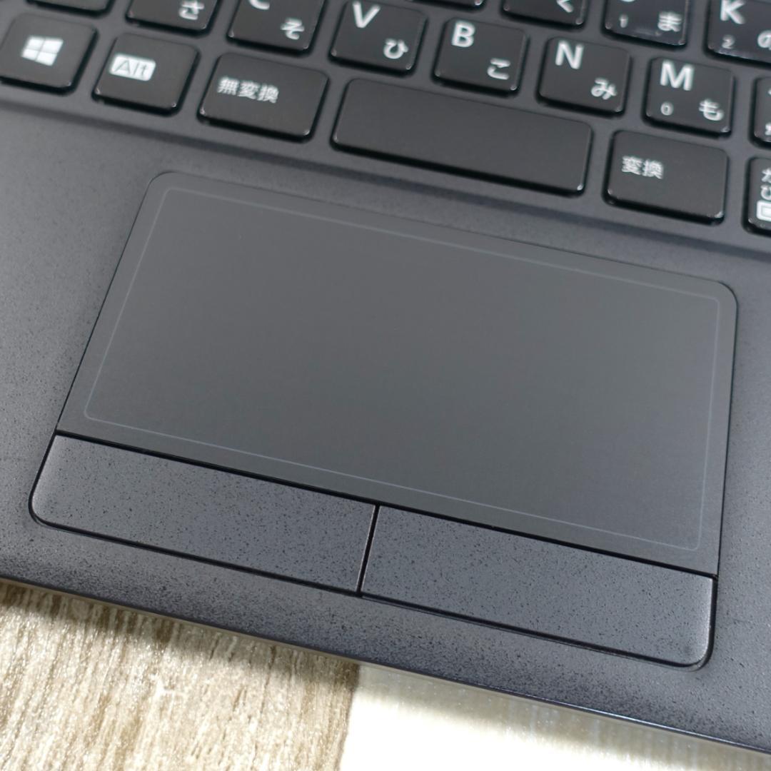 超軽量の驚速モバイル／第8世代コアi5に超高速SSD＆フル
