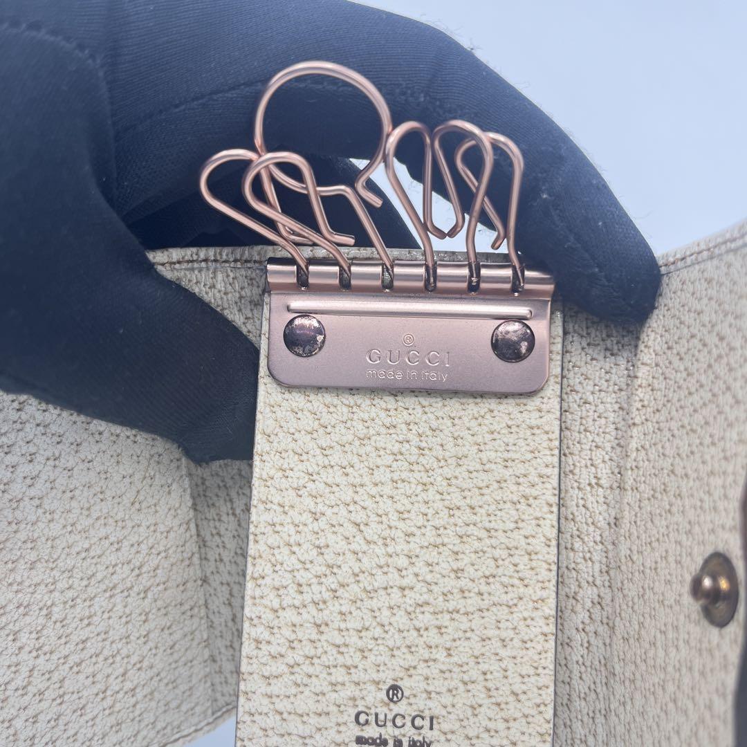 新品同様 Gucci GG柄 キャンバス バンブー 6連 キーケース