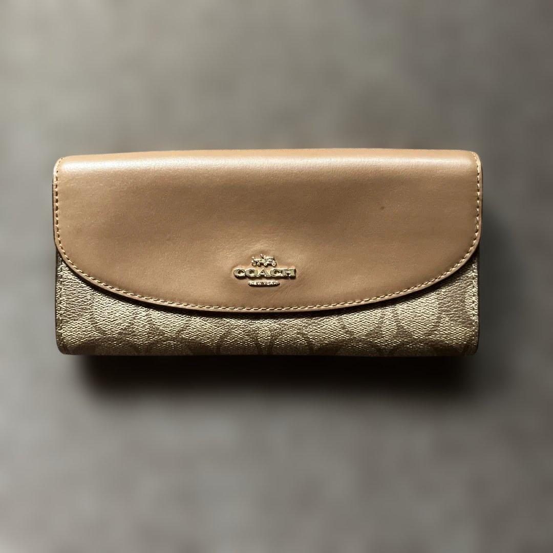 公式の店舗 COACH ロゴ入り メルカリ - ベージュ 長財布 小物