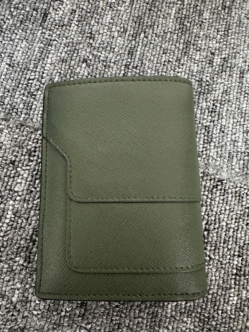 MARNI サフィアーノレザー　二つ折り財布　カーキ