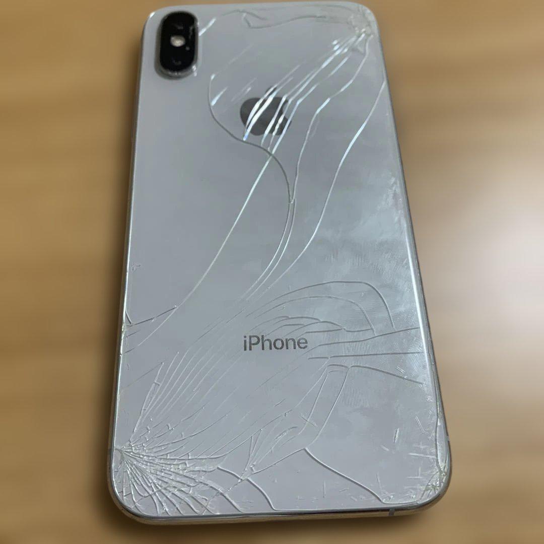 iPhone X シルバー ひび割れあり - メルカリ