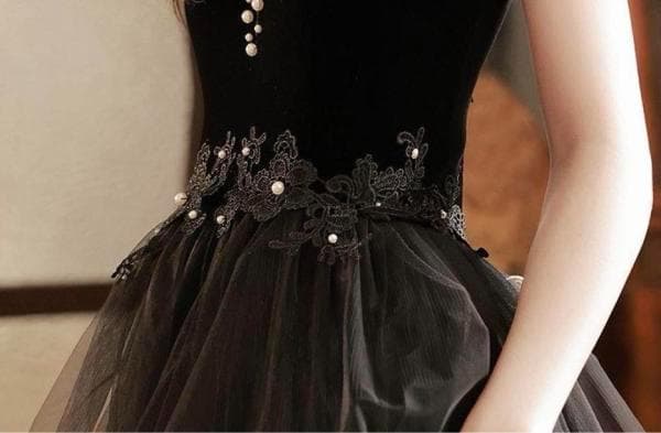 パールに花柄が可愛い フリルがゴージャスなイブニングドレス