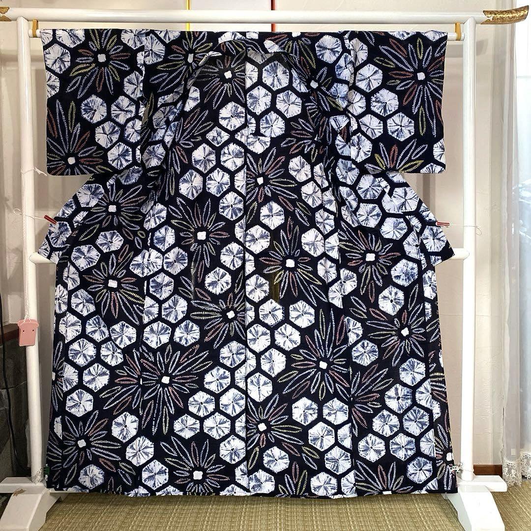 着物ー有松鳴海絞り浴衣24巻き上げ絞り　青系　綿【インパクトあるお花花火の様】