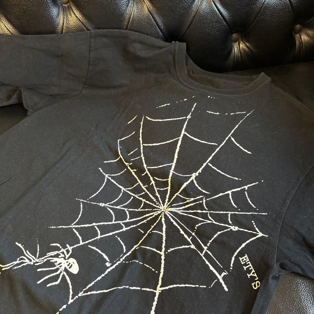 S'YTE クモの巣 Tシャツ