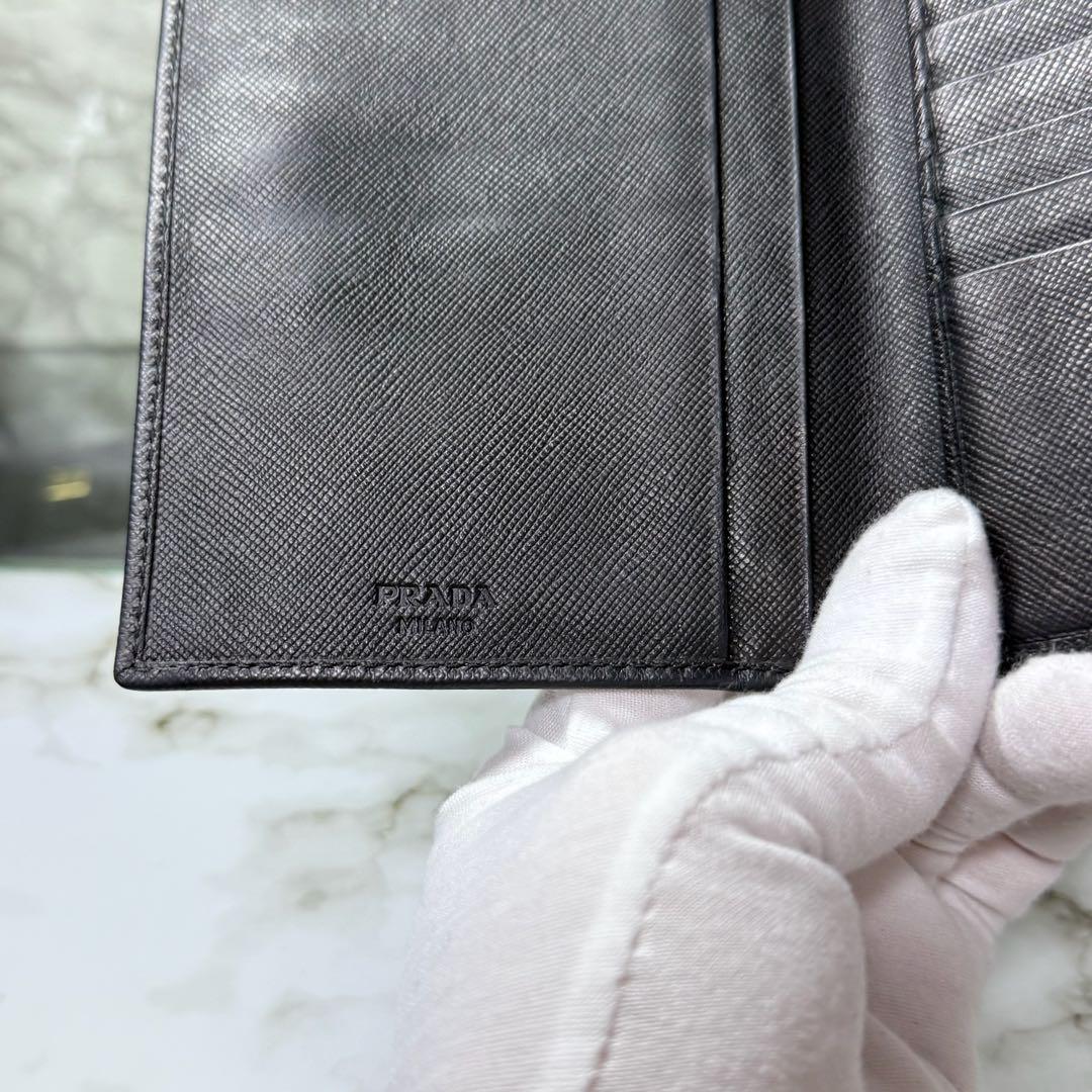 PRADA プラダ