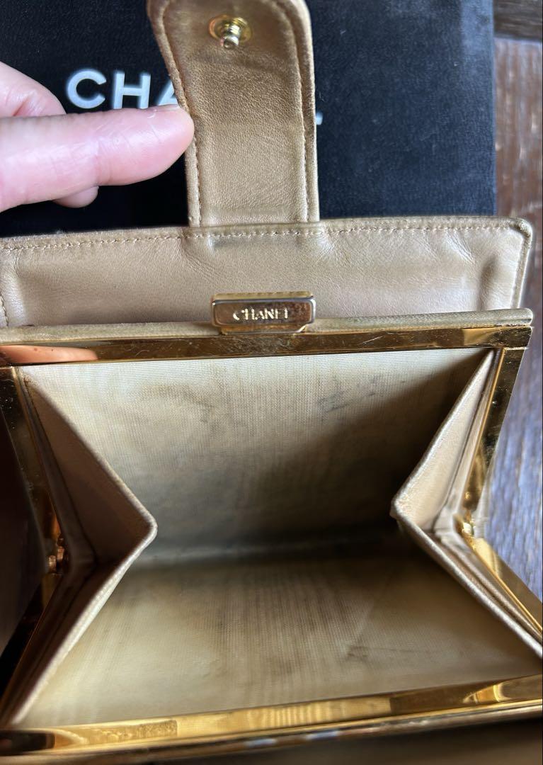 CHANEL シャネル　ベージュ 二つ折り財布