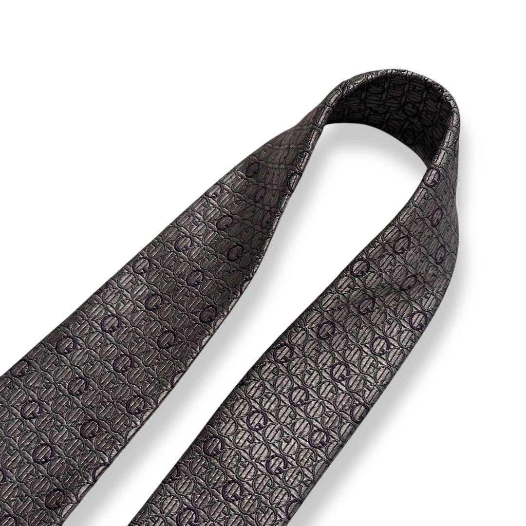 極美品✨GUCCI ネクタイ　グッチ　光沢感　Gロゴ　ジャガード　シルバー