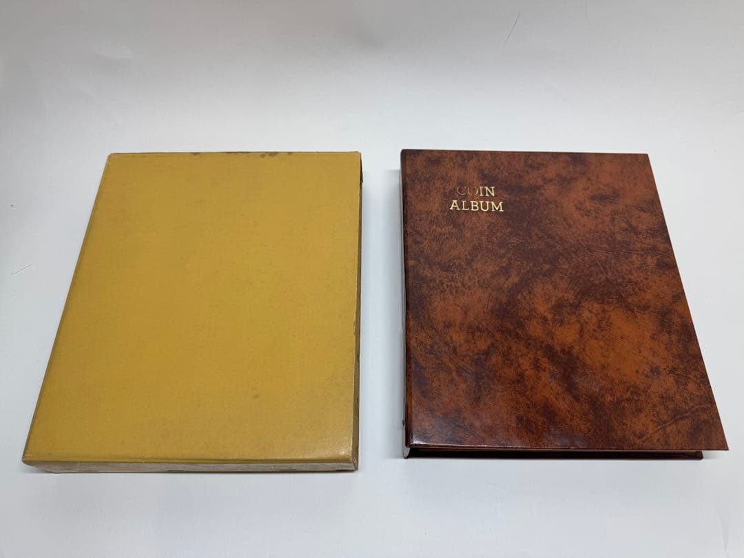 コインアルバム 日本 世界の旧硬貨やや傷や汚れあり