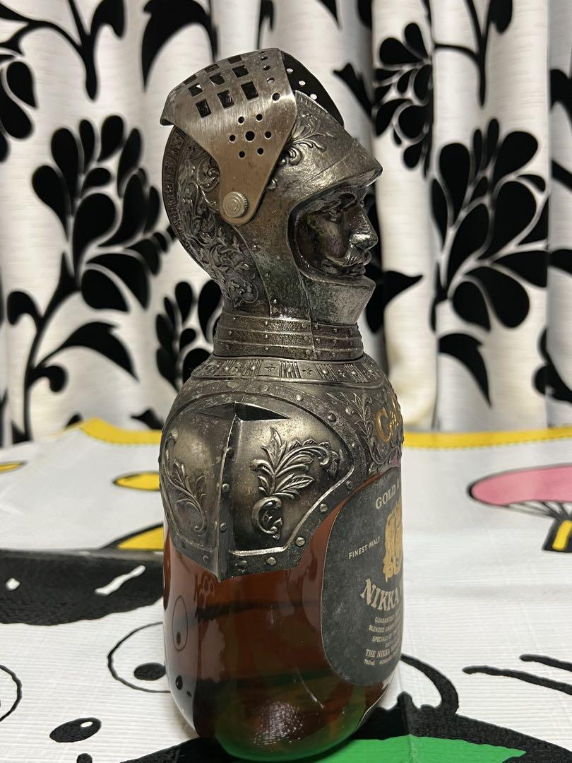 ニッカウイスキーゴールド & ゴールド騎士の形状のボトル NIKKA WHISKY GOLD & GOLD 騎士ボトル - メルカリ