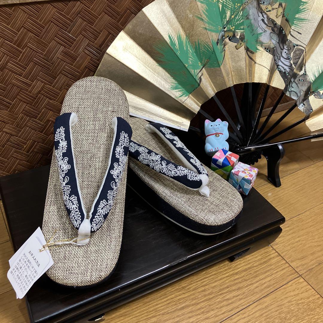 和装 草履 カジュアルデニムと刺繍 シンプルでお洒落な草履❣️現品限り❣️