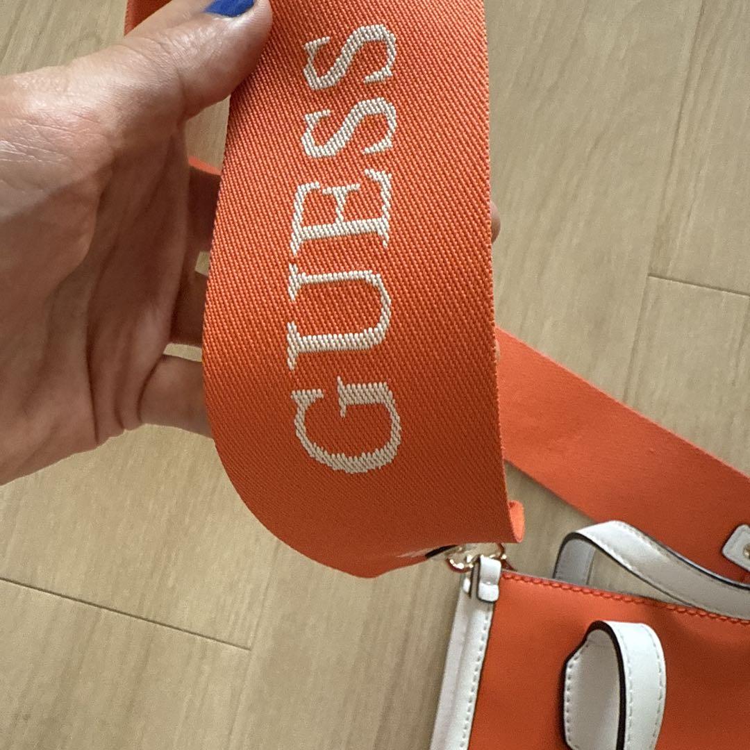GUESS オレンジ ショルダーバッグ EST 1981 - メルカリ