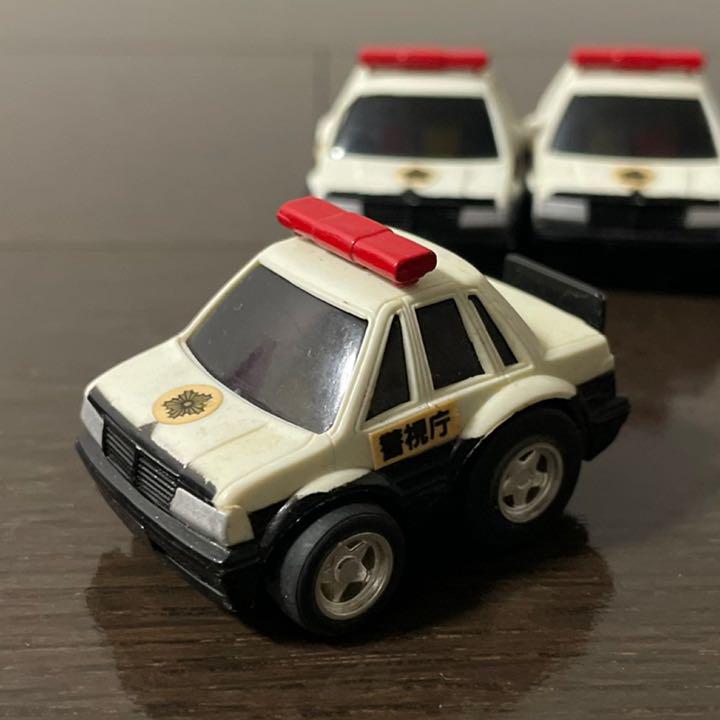 チョロq パトカー　内箱付き チョロQ 緊急レスキューセット ヘッドライト開閉ギミックがつい