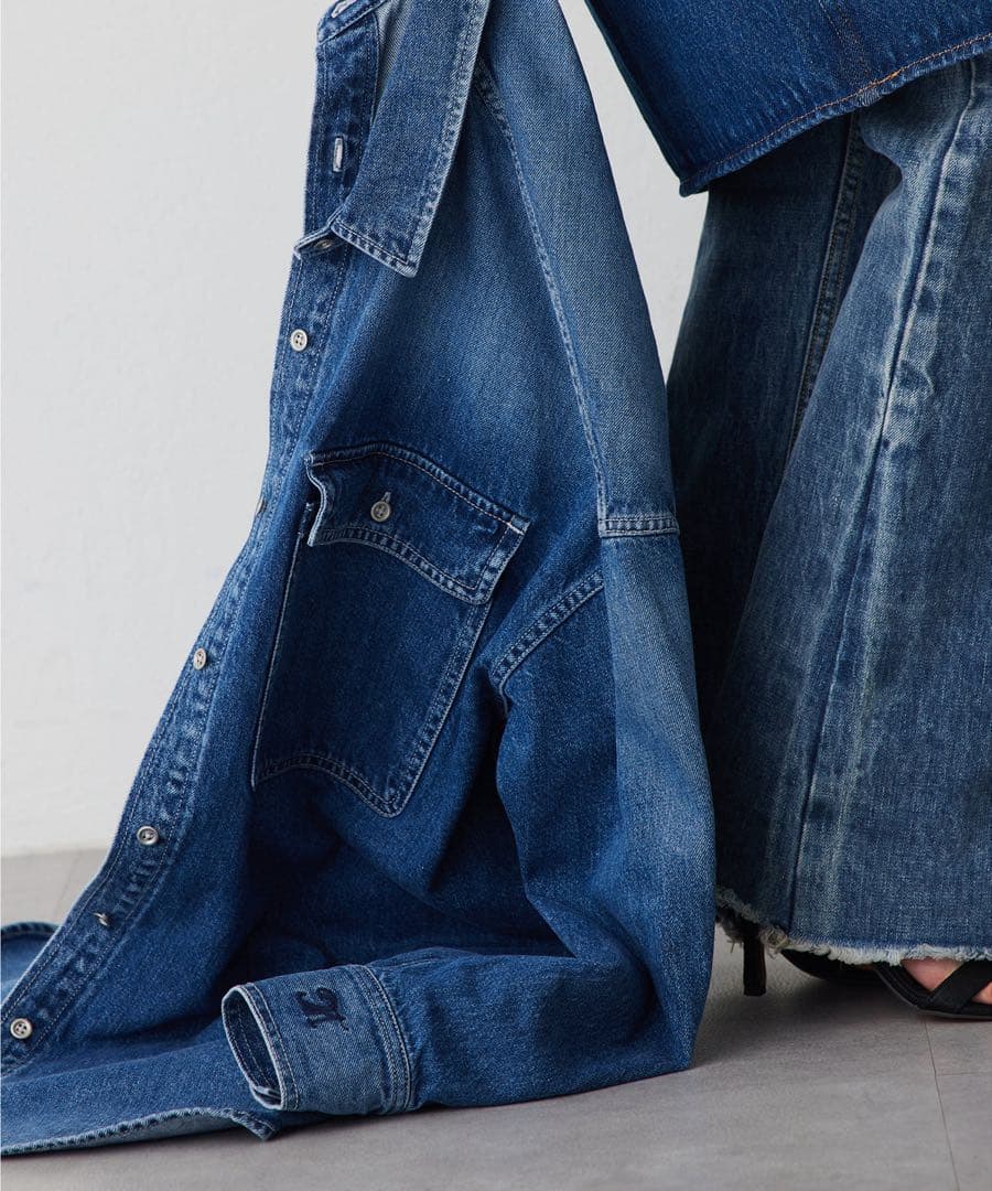 Whim Gazette 【インフルエンサーコラボ】刺繍デニムシャツ美品 Whim Gazette 【インフルエンサーコラボ】刺繍デニムシャツ美品