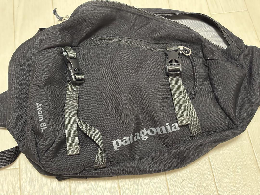 パタゴニア　アトム スリング8L ボディバッグ ブラック