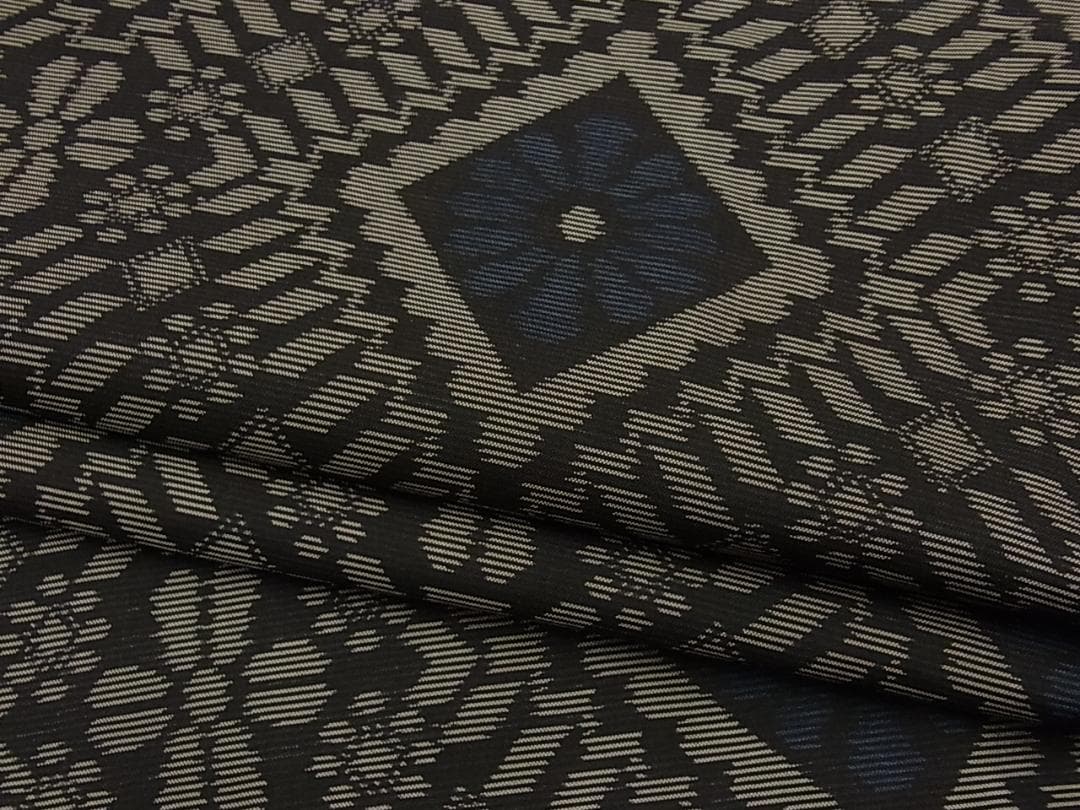 本場大島紬 花菱文 黒地 mop1765 | nalans.com