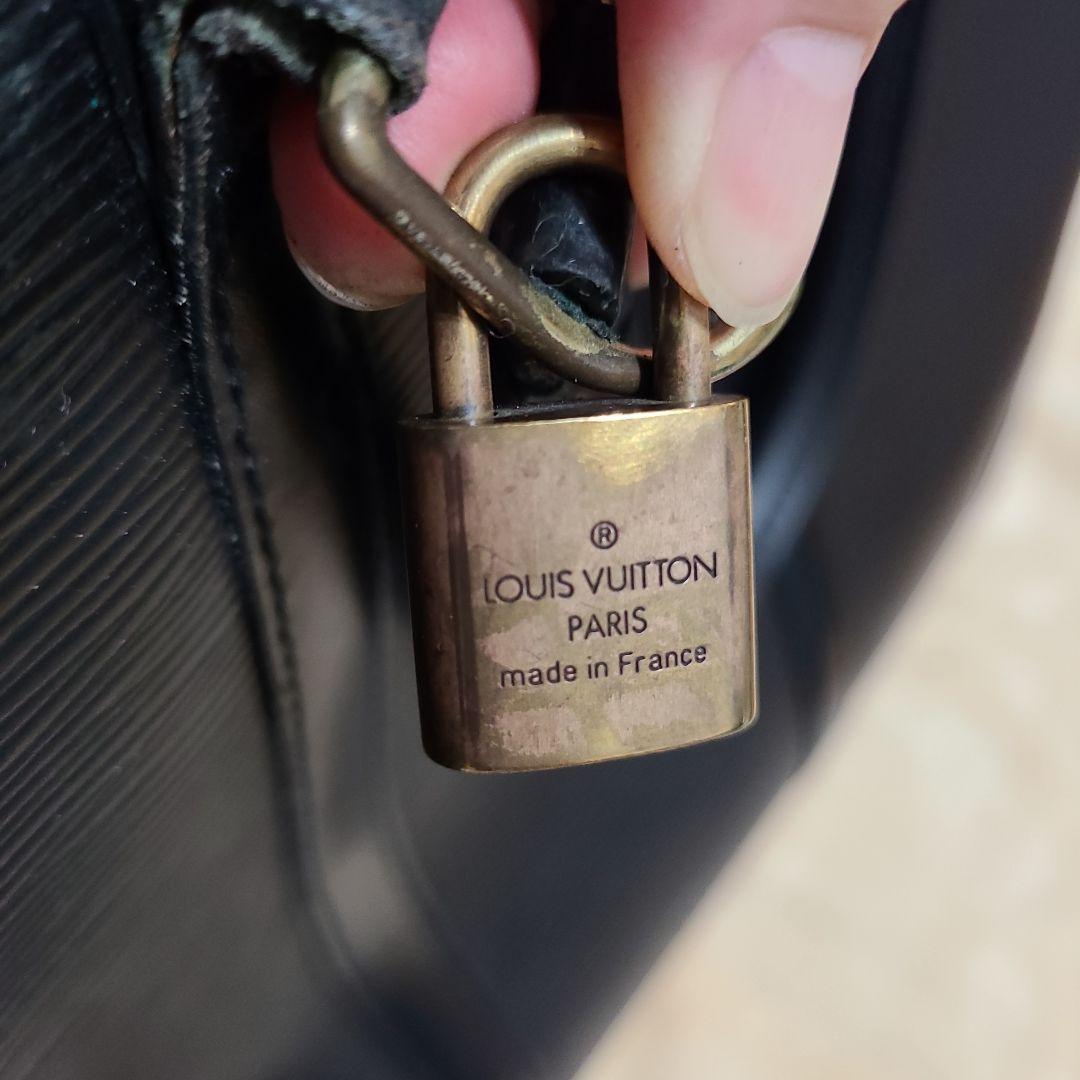 Louis Vuitton　エピ　ポルトドキュマン ブリーフケース
