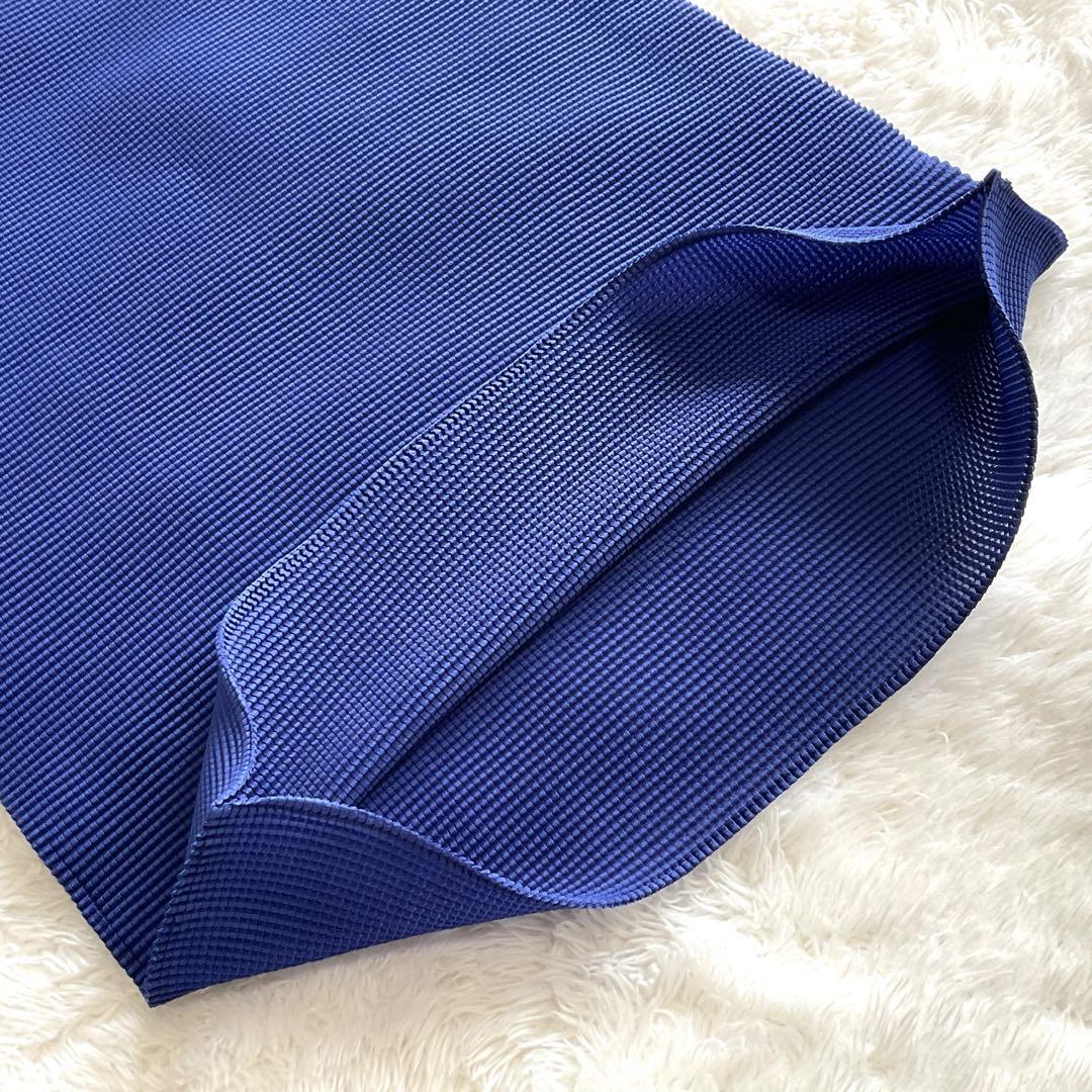 【美品】me ISSEY MIYAKE プリーツブラウス　ミーイッセイミヤケ　青