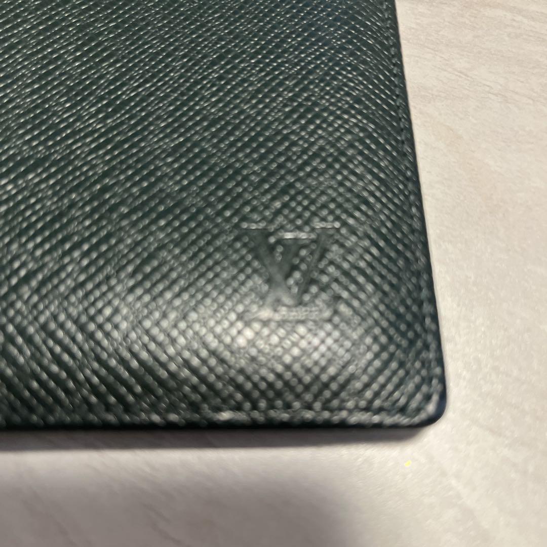 Louis Vuitton グリーン レザー 二つ折り財布