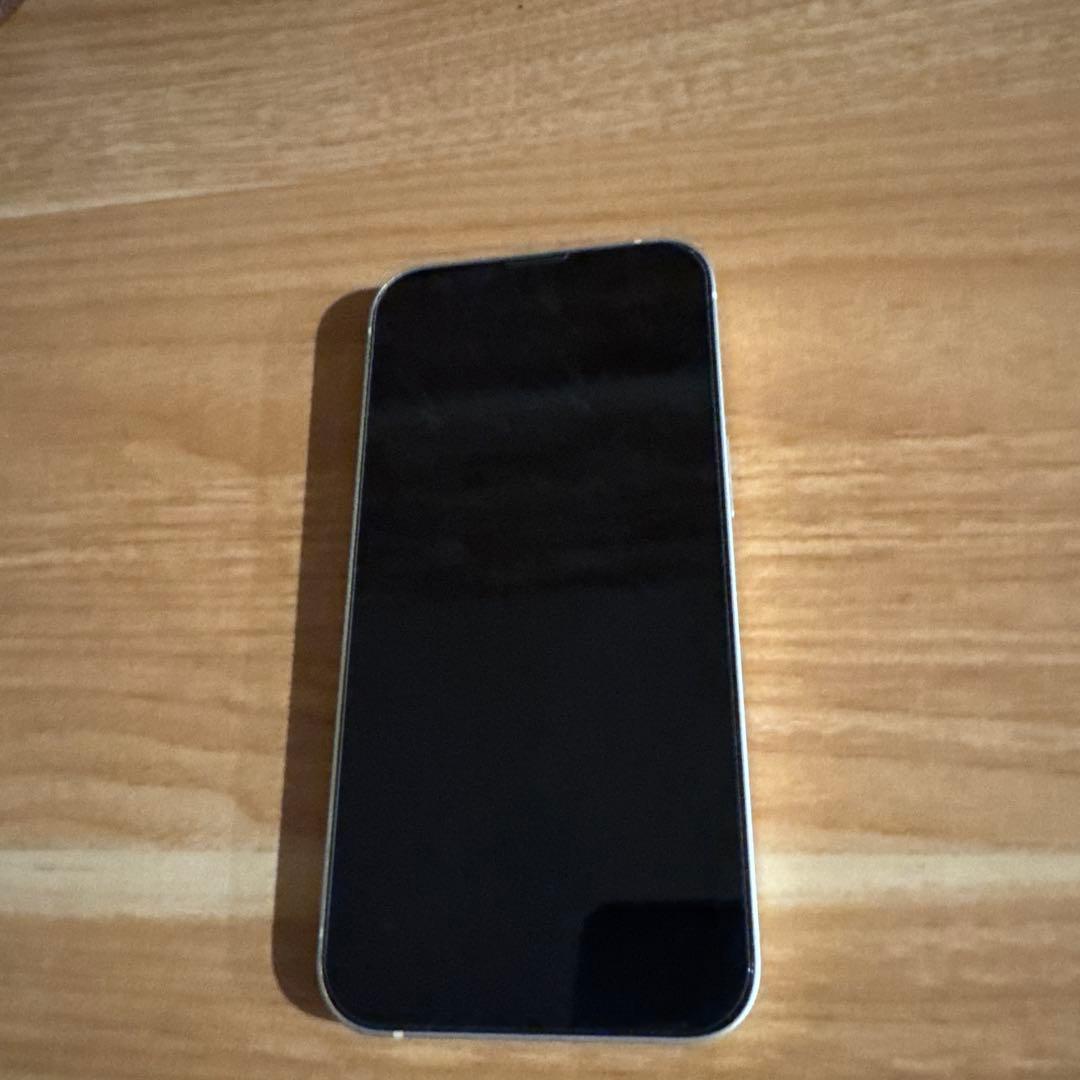 Apple iPhone 13 Apple iPhone 13