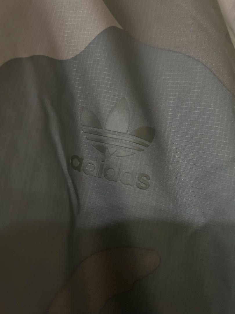 新品未使用　adidas カモフラージュ ウィンドブレーカー 上下セット