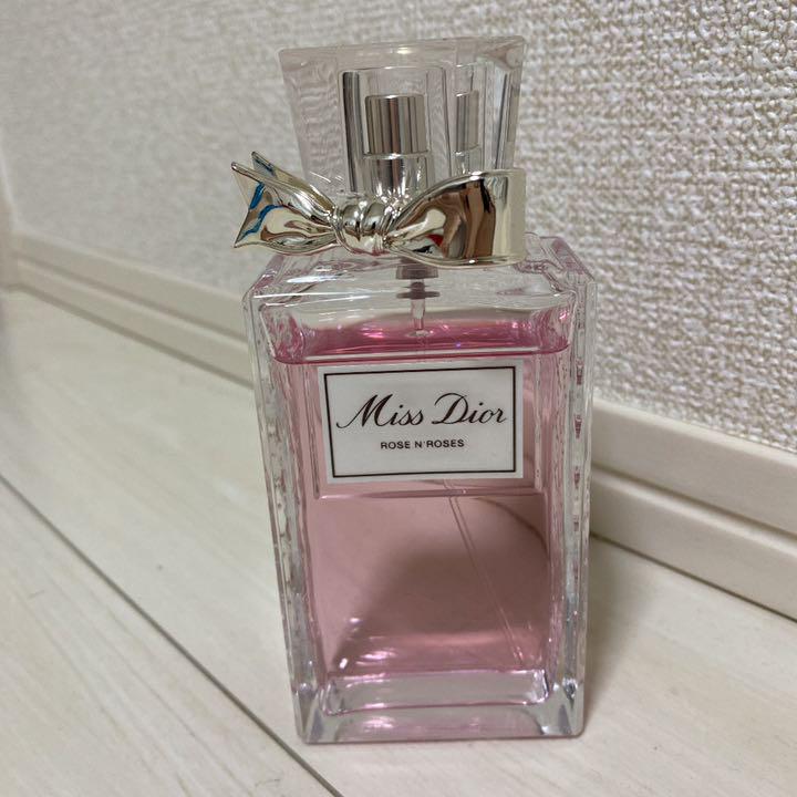 Dior ミス ディオール ローズ&ローズ 香水 100ml - メルカリ Dior ミス ディオール ローズ&ローズ 香水 100ml - メルカリ