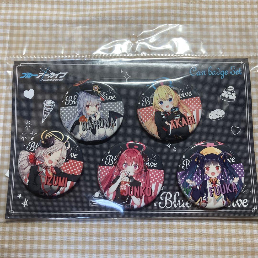【大放出セール】 ブルーアーカイブ 缶バッジ 美食研究会 ハルナ アカリ イズミ キッズコスチュームアクセサリー