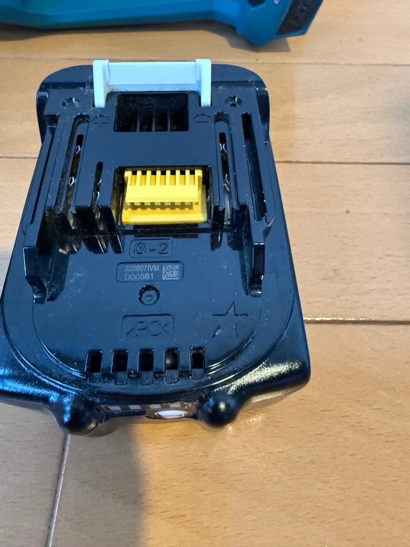 バッテリー 充電器付き