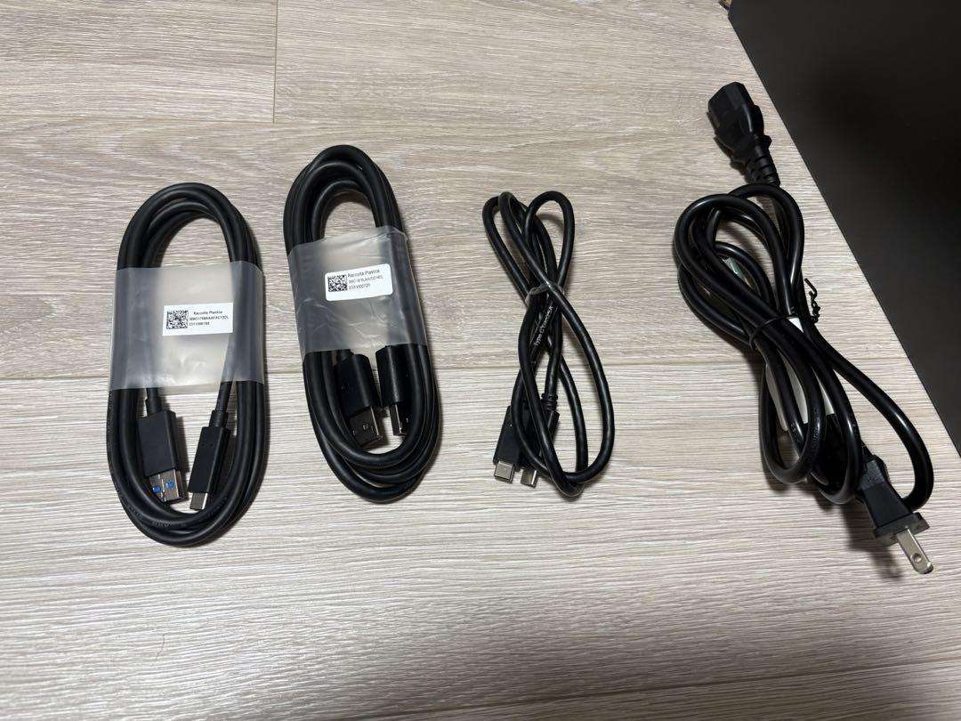 DELL P3223QE 32インチ 4Kモニター