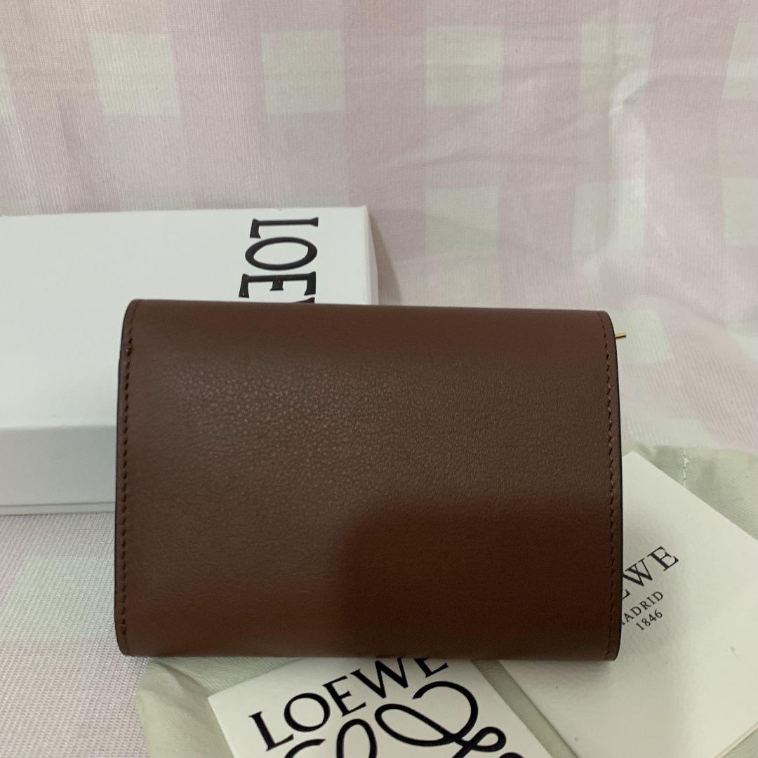 ロエベ スモールウォレット ジブリ 三つ折り財布 ロエベ スモールウォレット ジブリ 三つ折り財布 - メルカリ