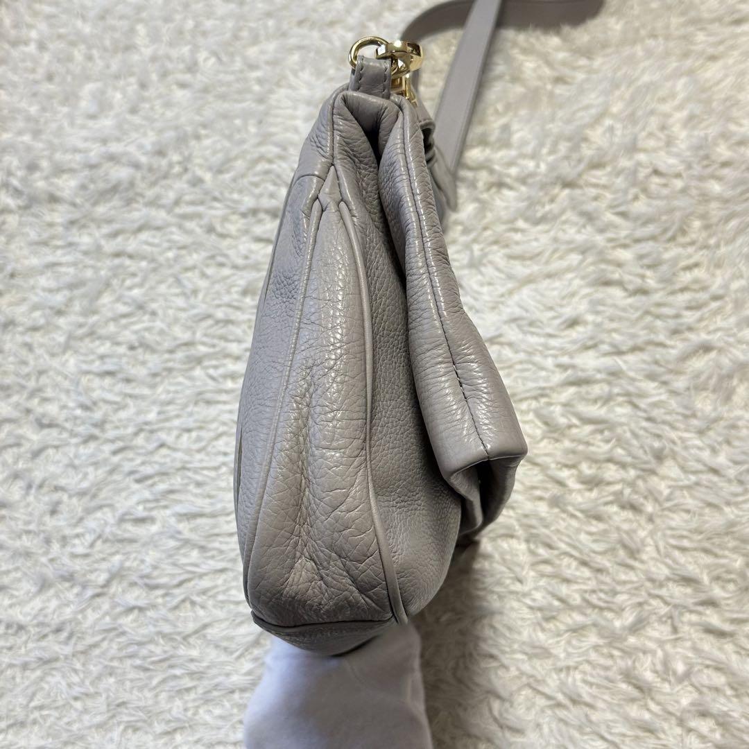 ショルダーバッグ レザー