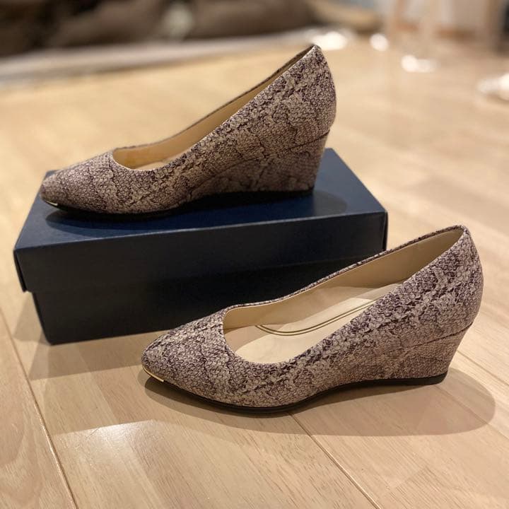 正規品 【新品】COLE HAAN パイソン柄ウェッジ ハイヒール/パンプス