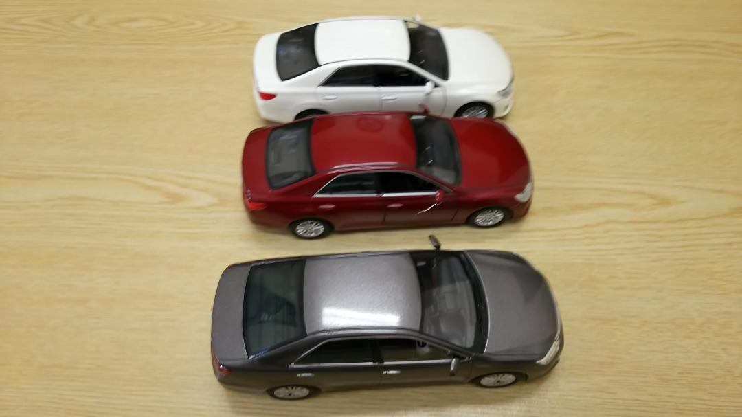 トヨタmodelミニカー 赤・白・グレー 3台セット
