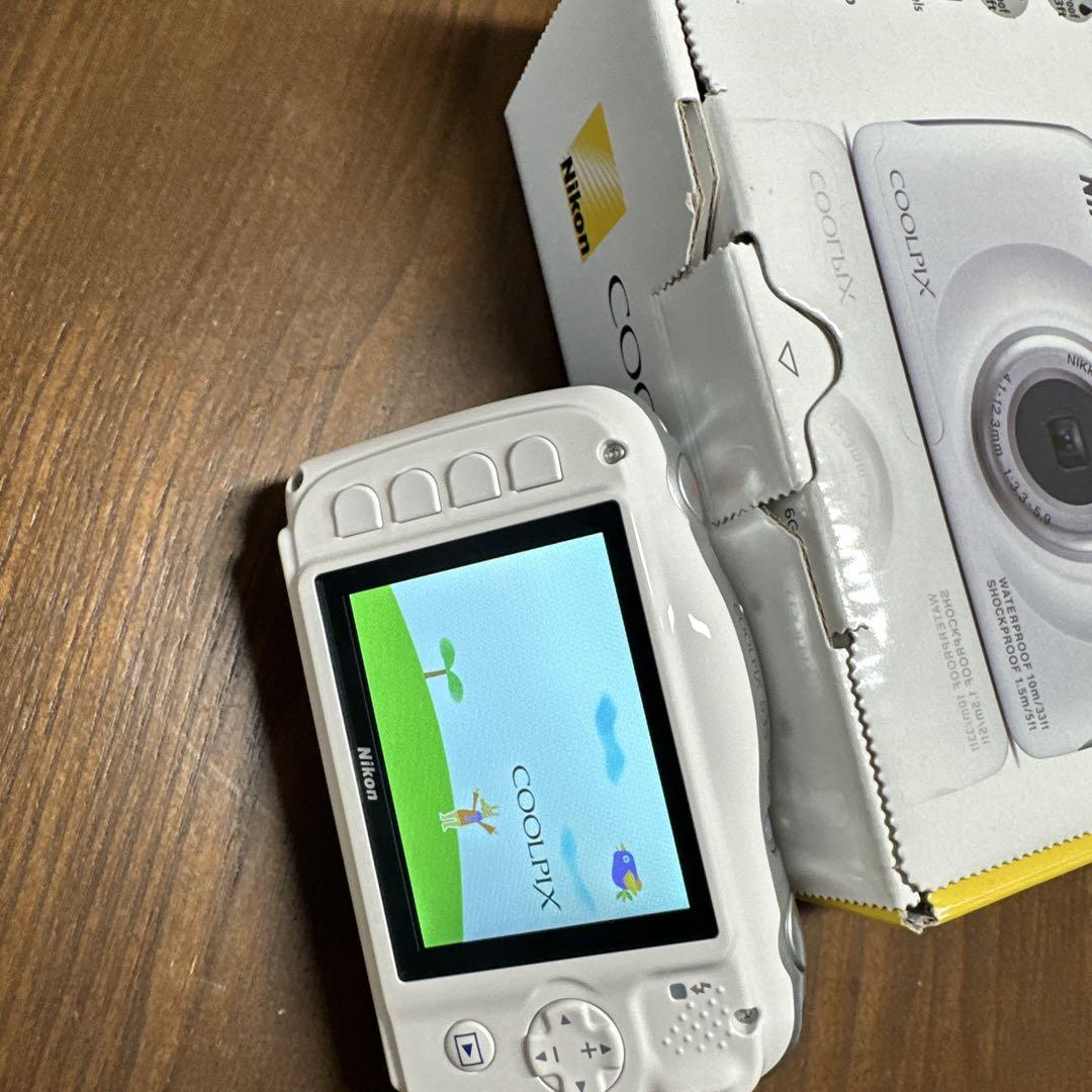 デジタルカメラ Nikon COOLPIX S33