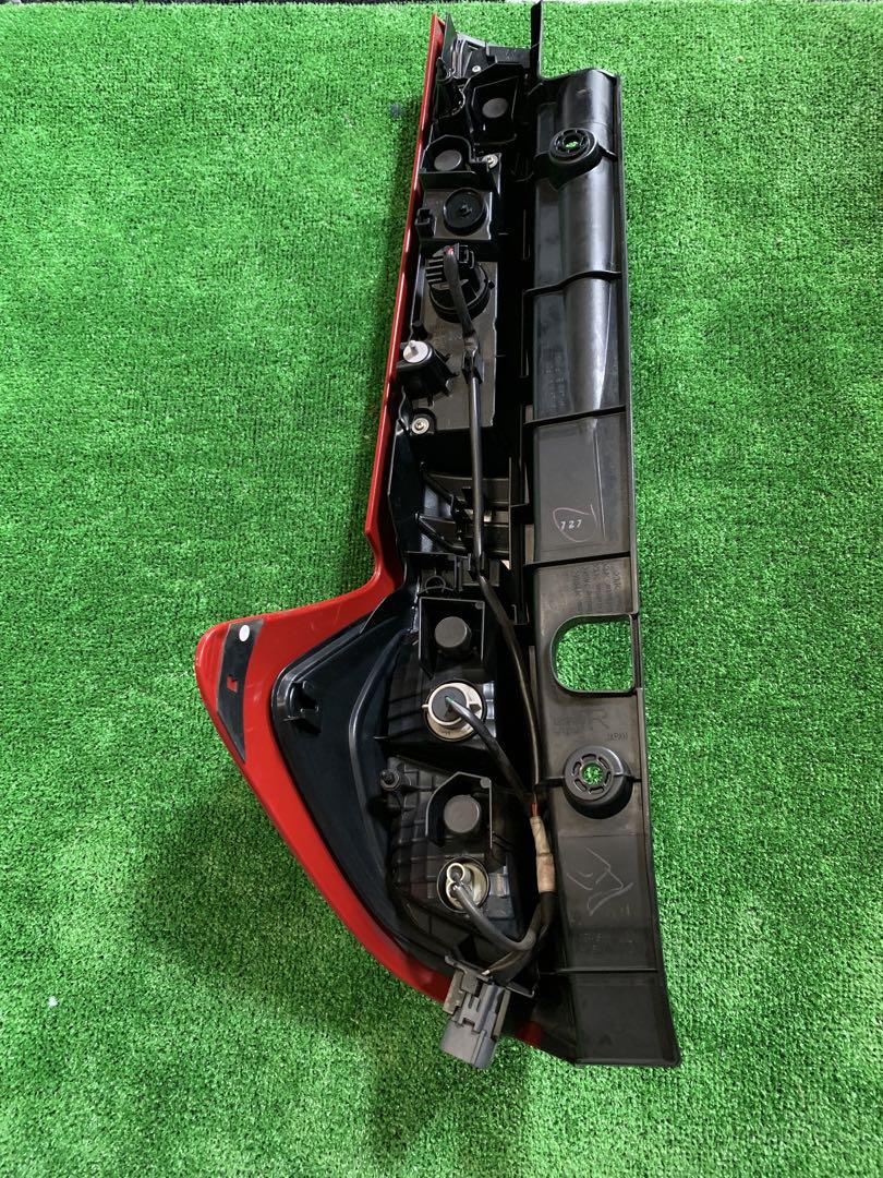 トヨタ　ルーミー M900Aテールランプ　セット