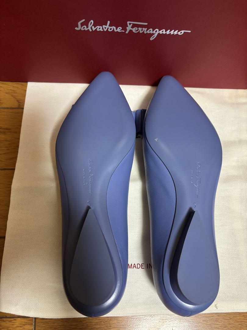【新品未使用】Salvatore Ferragamo VIVA ブルー