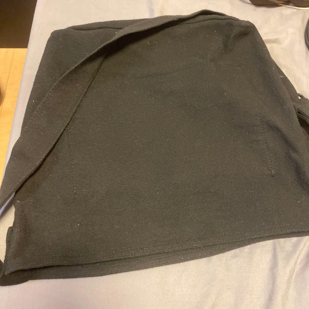 ブラック ショルダーバッグ ジッパーポケット付き ブラック ショルダーバッグ ジッパーポケット付き