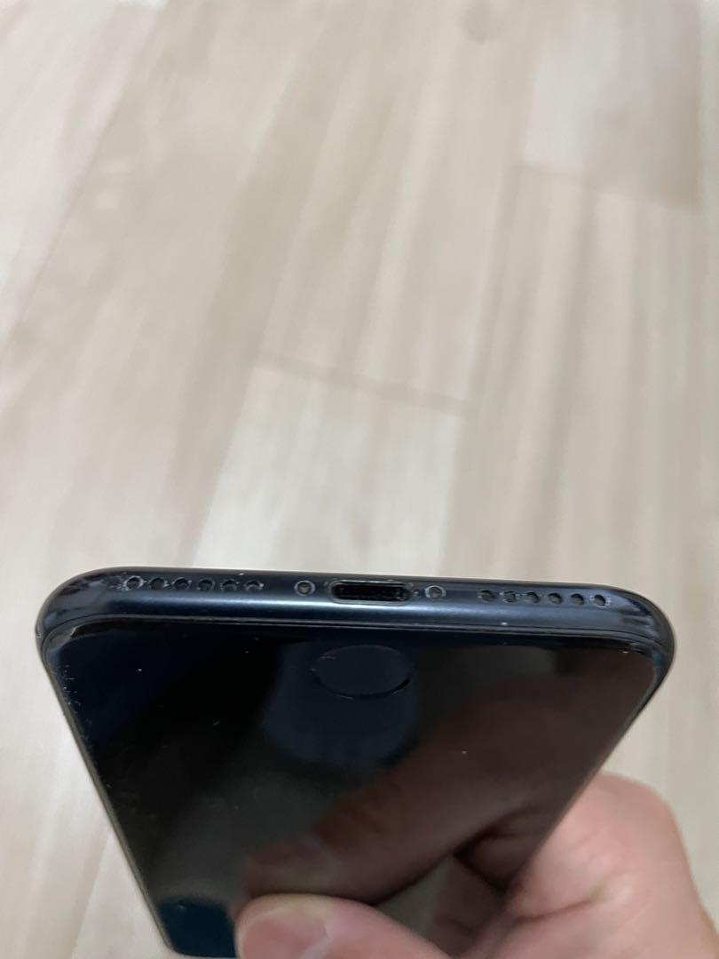 【中古品】Apple iPhone SE(3世代)黒 小傷あり