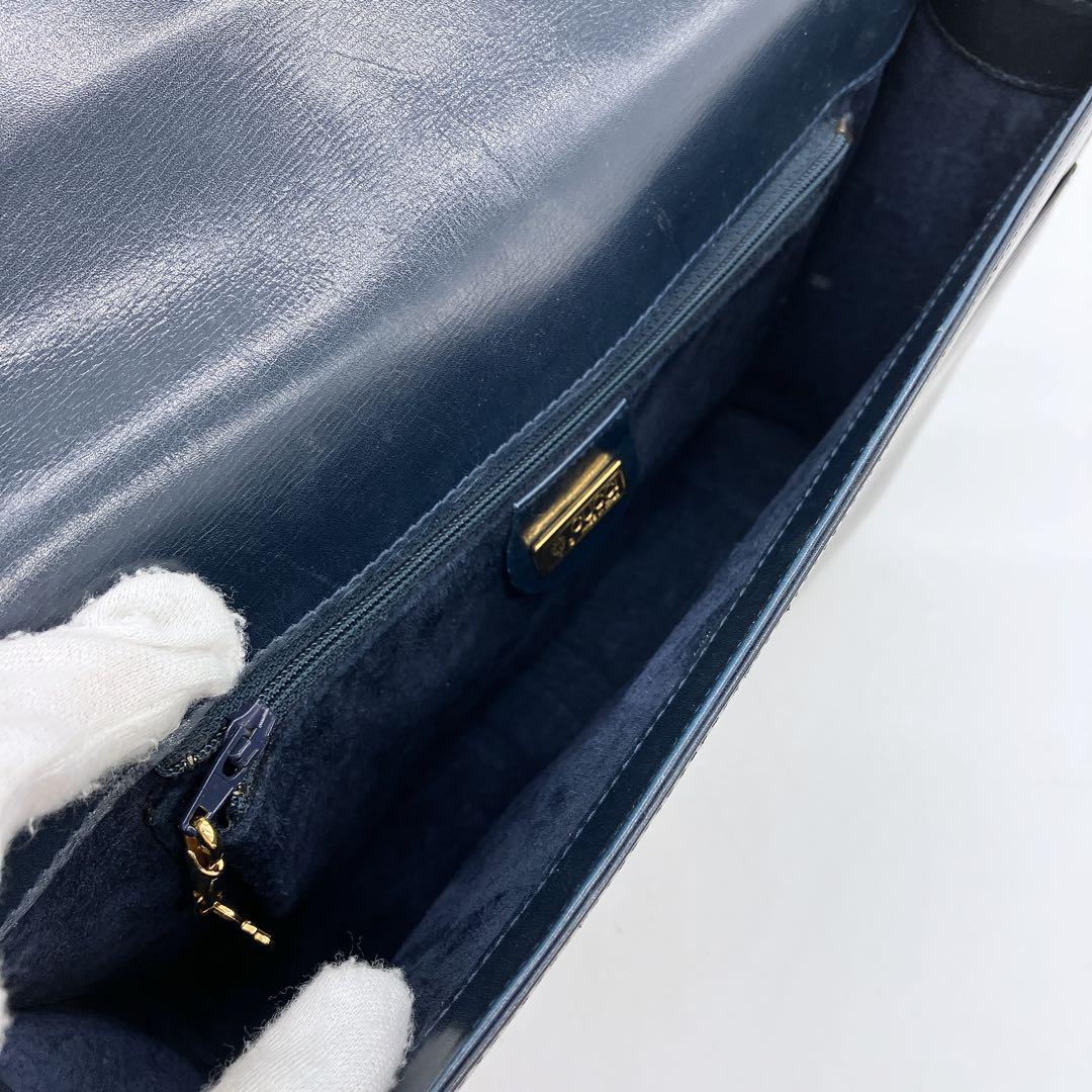 【GUCCI】ハンドバッグ　GG金具ライン　レザー　ブラック