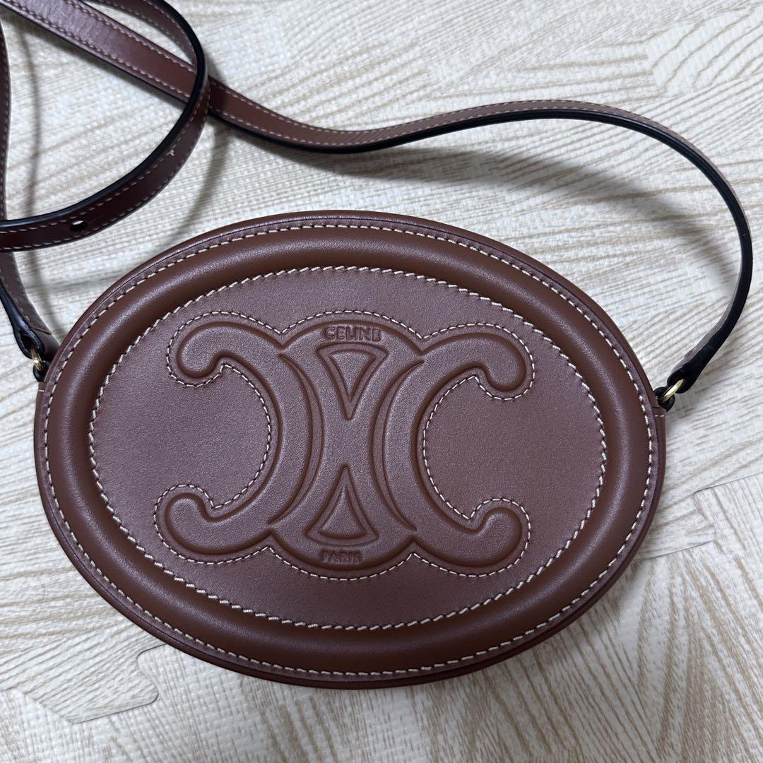 CELINE クロスボディ オーバルパース キュイル トリオンフ
