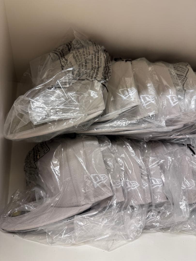 Supreme Gold Cross S Logo New Era Stone. Supreme Gold Cross S Logo New Era Stone.